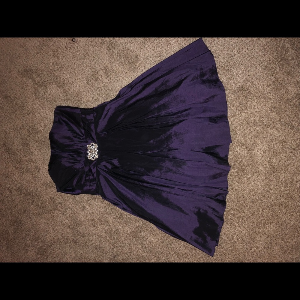 Strapless Purple knee-high dress